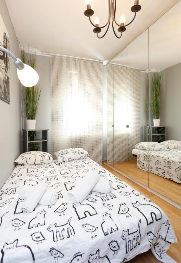 Gorgeous 2 Bedroom Duplex In City Center Bucarest Esterno foto