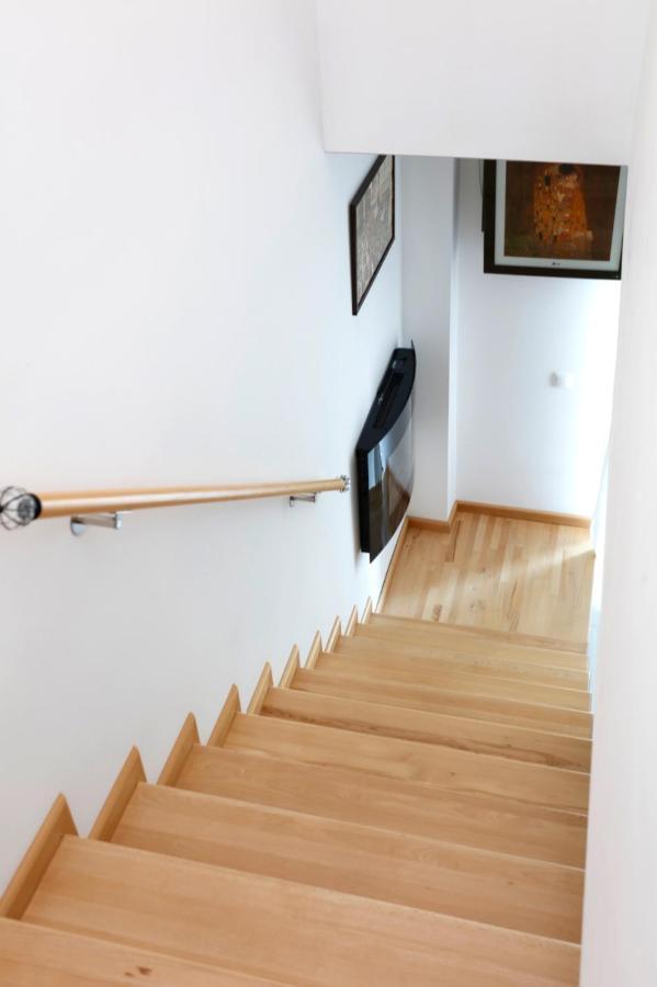 Gorgeous 2 Bedroom Duplex In City Center Bucarest Esterno foto