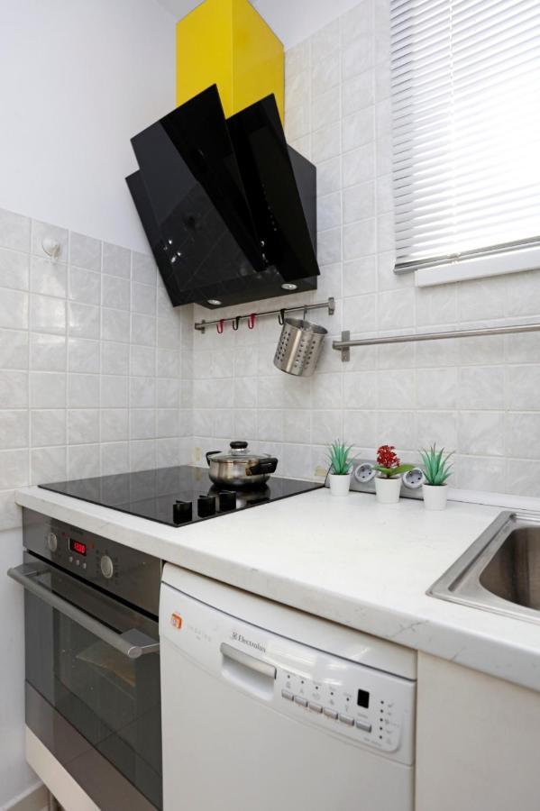 Gorgeous 2 Bedroom Duplex In City Center Bucarest Esterno foto