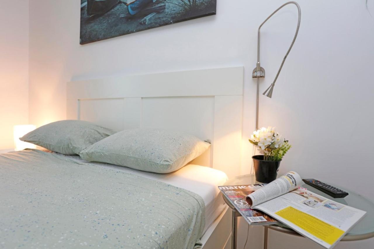 Gorgeous 2 Bedroom Duplex In City Center Bucarest Esterno foto